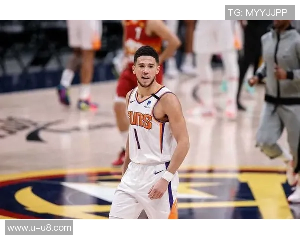 布克半场表现起伏7投4中仅得13分失误频频影响球队节奏 布克半场表现起伏7投4中仅得13分失误频频影响球队节奏