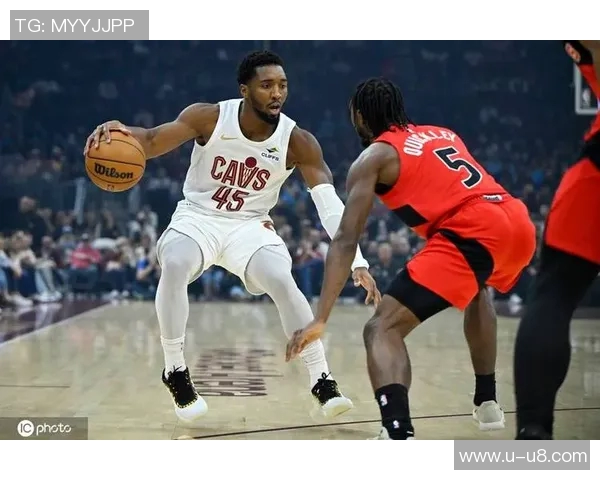 米切尔28投10中砍下28分15篮板8助攻神仙绝平三分令人叹为观止 米切尔28投10中砍下28分15篮板8助攻神仙绝平三分令人叹为观止