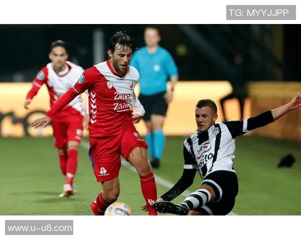 盐贝健人成为荷甲历史首位替补打进10球的球员展现惊人潜力 盐贝健人成为荷甲历史首位替补打进10球的球员展现惊人潜力