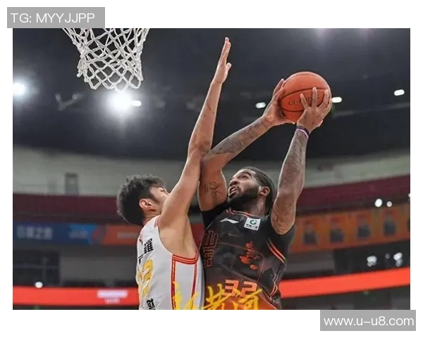 克里斯表现出色13投8中砍下23分8篮板2助攻1盖帽助球队获胜 克里斯表现出色13投8中砍下23分8篮板2助攻1盖帽助球队获胜